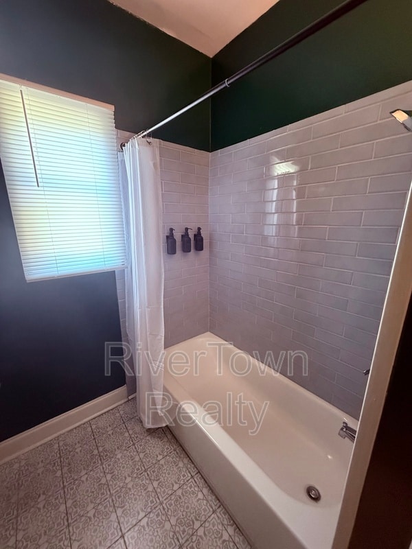 Building Photo - 1305 Tutwiler Ave