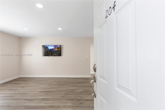 Building Photo - 3101 SW 27th Ave