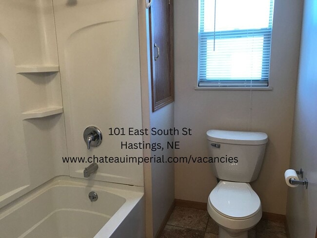 Building Photo - 1 Bedroom House