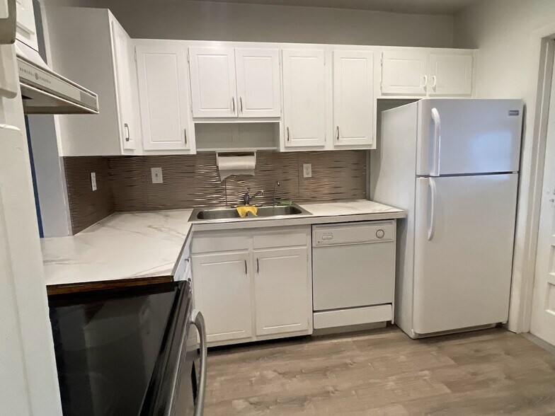 Building Photo - 2510 SW 81st Ave