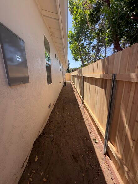 Building Photo - 724 Dodson Way