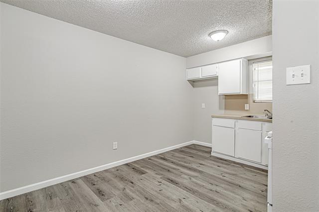 Building Photo - 844 NW Summercrest Blvd