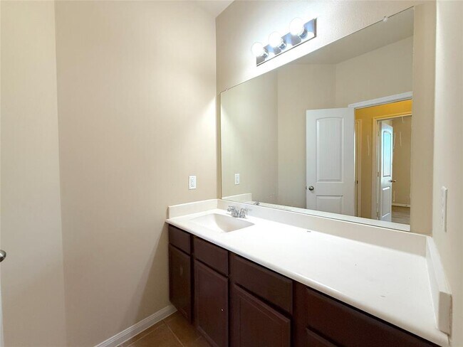 Building Photo - 24715 Colonial Elm Dr