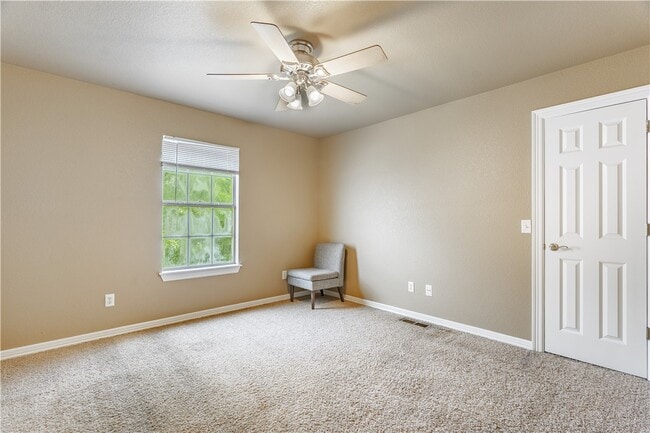 Building Photo - 56 S Woodsprings Dr