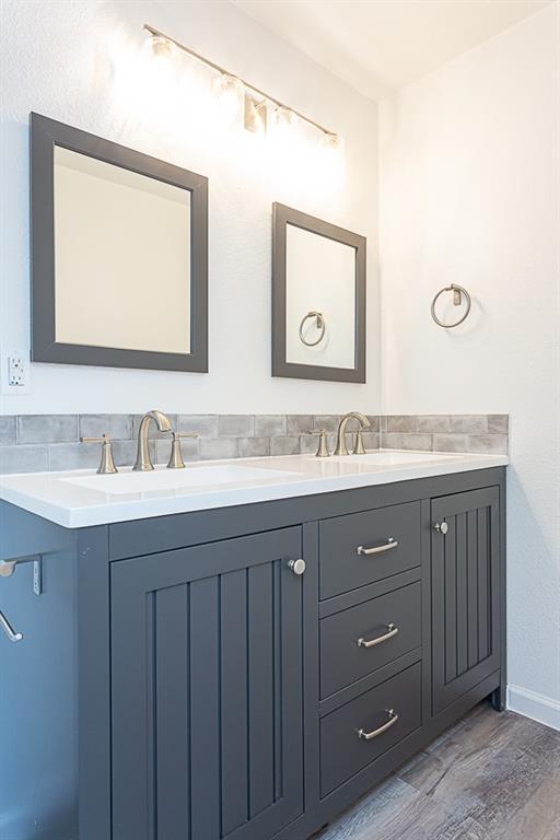 Building Photo - 1119 Mariposa Dr