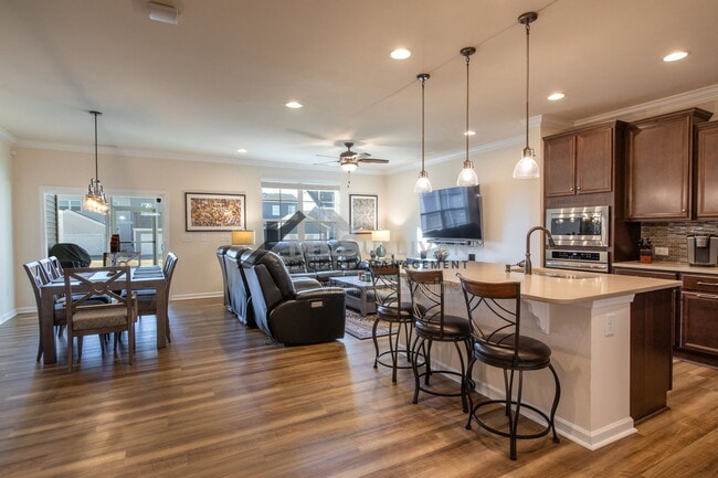 Building Photo - 1119 Southpoint Trl