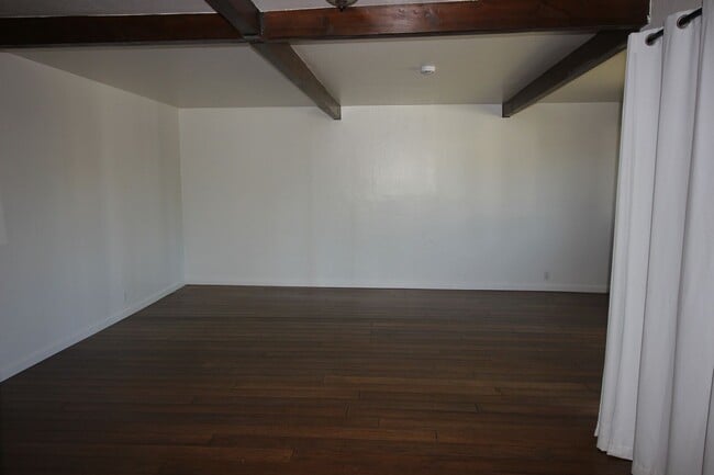 Building Photo - 3 Bedroom home for Rent