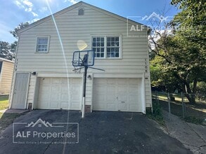 Building Photo - Newly Renovated 1 Bedroom Apartment – Walk...
