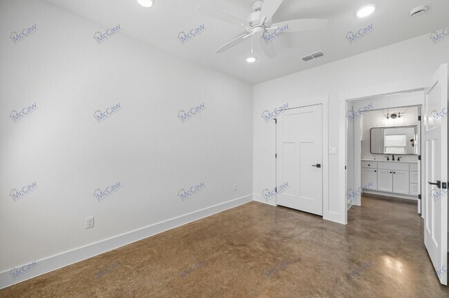 Building Photo - 102 Cardinal Wds