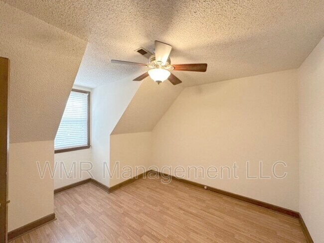 Building Photo - 201 Penshore Pl