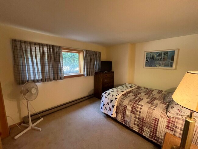 Building Photo - 35 Woodland Pines Rd