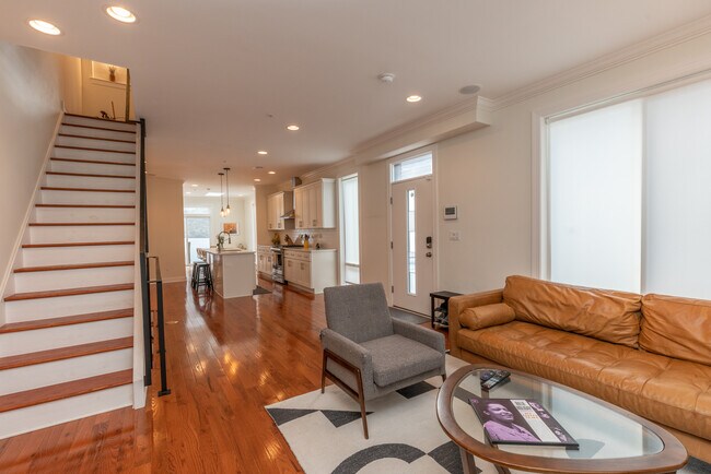 Building Photo - 1900 E Cumberland St