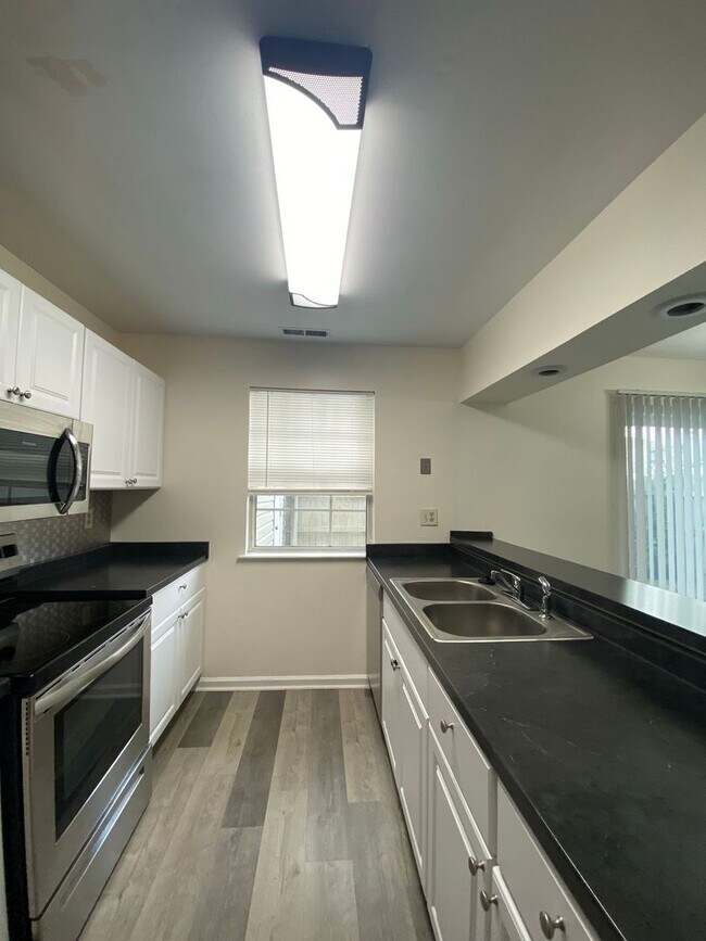 Building Photo - Columbus Station Condo