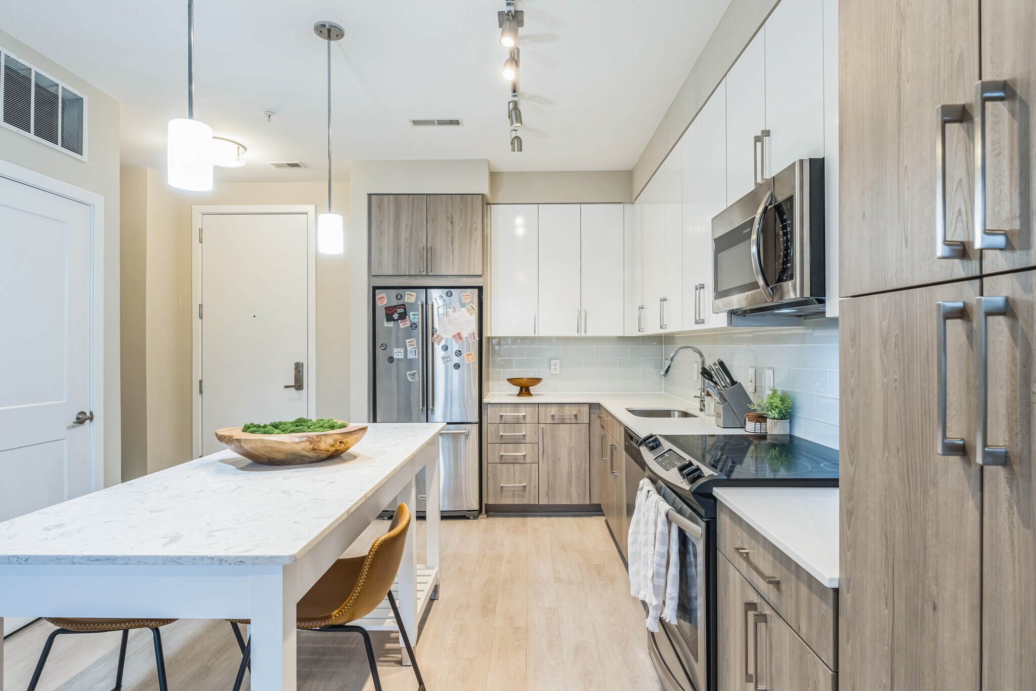 Building Photo - 145 Riverhaven Dr