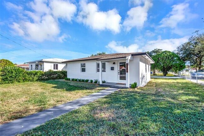 Building Photo - 6540 SW 4th St