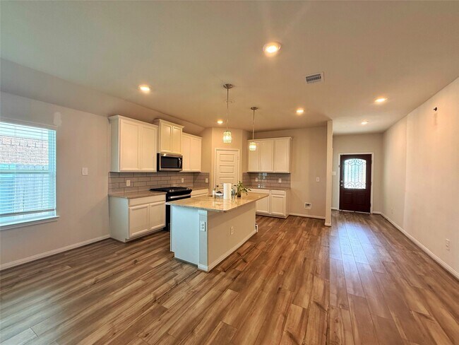 Building Photo - 3914 Dry Creek Dr