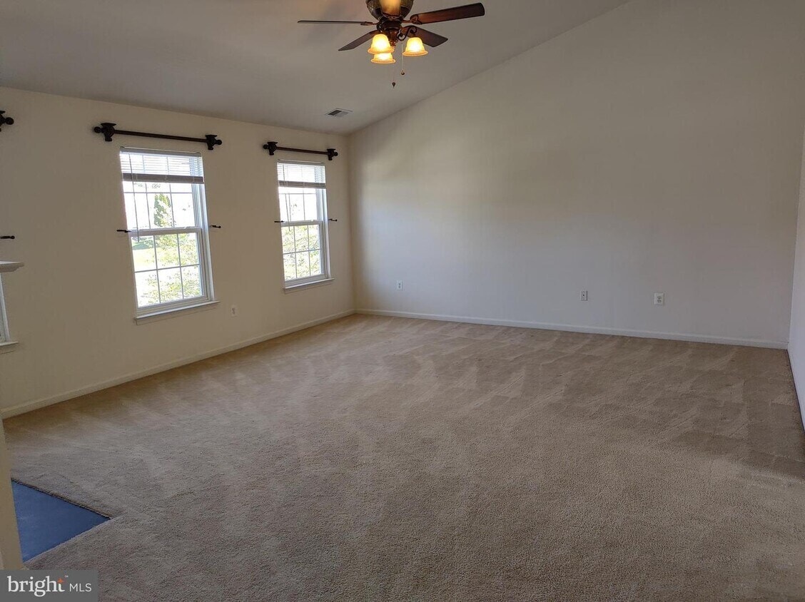 Master Bedroom - 15200 Chula Pl