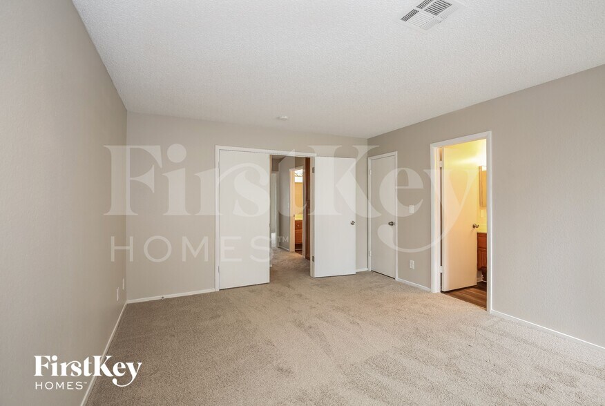 Building Photo - 6533 Chilton Ct