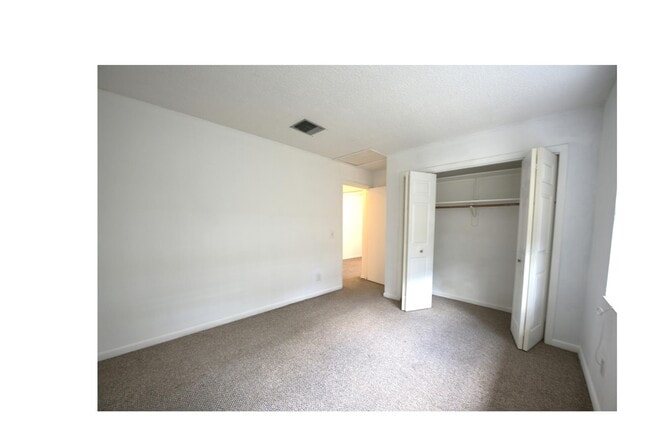 Building Photo - 625 N M St