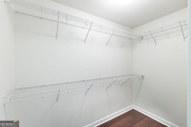 Building Photo - 215 Wingfield Way