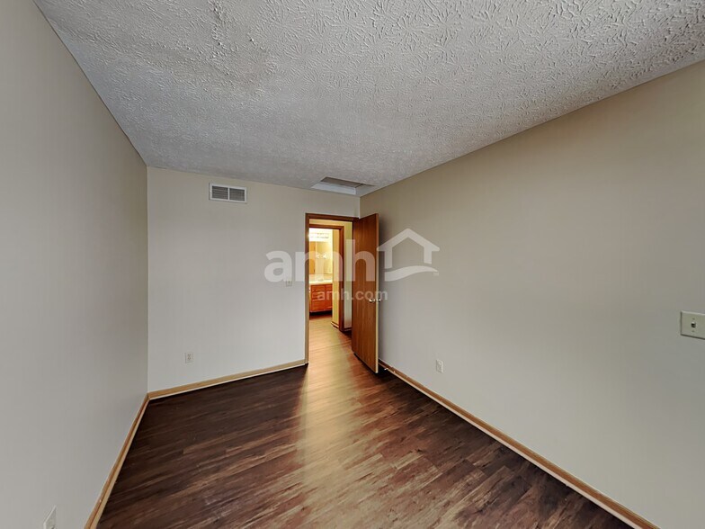 Building Photo - 6768 Fallon Ln