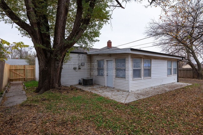 Building Photo - 619 N Glendale St