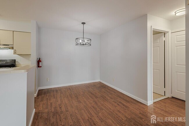 Building Photo - 236 Blew Ct