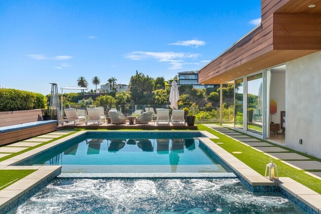 Building Photo - 1439 Devlin Dr