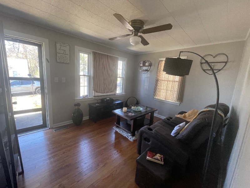 Building Photo - 1901 Cherry St