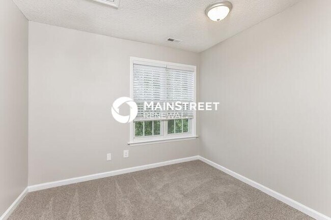 Building Photo - 4 Bedroom Pet-Friendly Home in RALEIGH, NC with Main Street Renewal