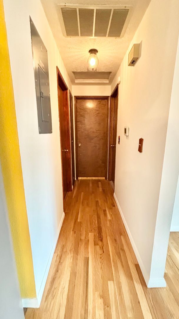 Building Photo - Now Offering Half Month Free! Charming 2BD...