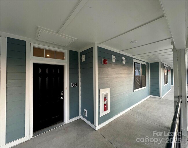 Building Photo - 4455 Reed Crk Dr