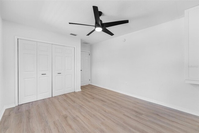 Building Photo - 4939 Woodland Dr