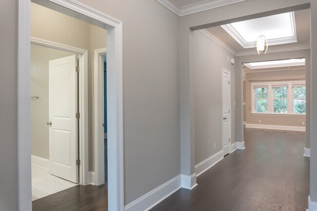 Building Photo - 2533 Capstone Dr