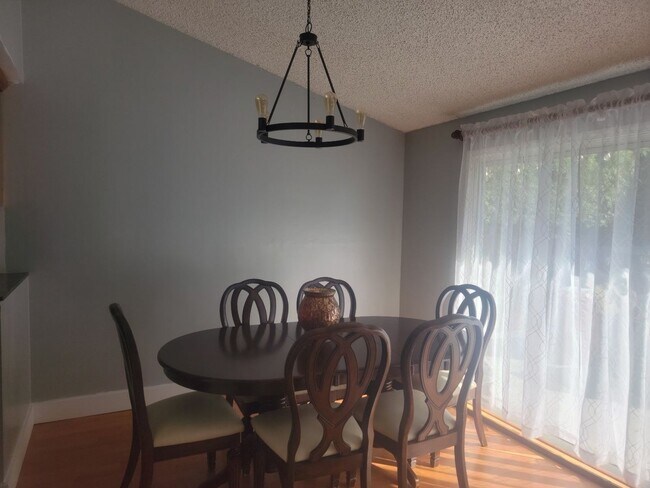 Building Photo - Beautiful 4 Bedroom 2 Bathroom Granada Hills Home Ready for Move In!