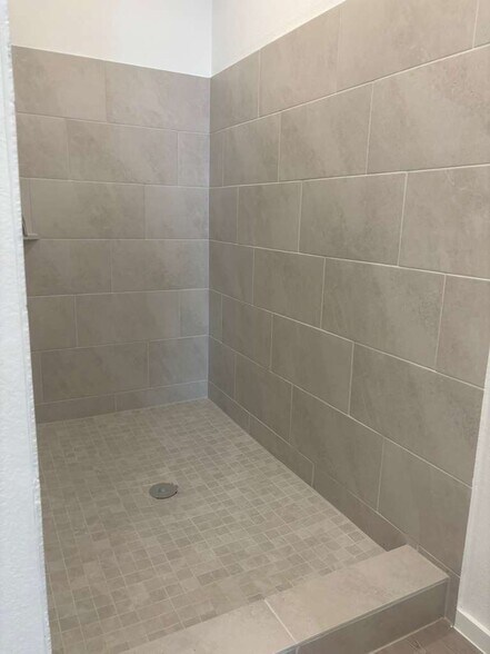 Building Photo - 6714 Violet Clover Ave