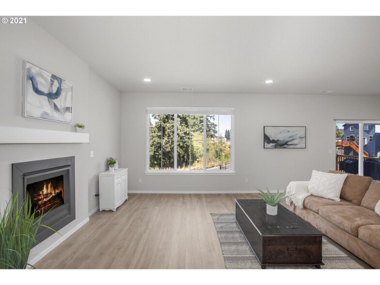 Building Photo - 16969 SE Katmai Ct