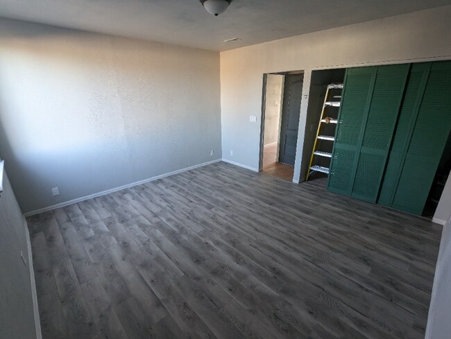 Building Photo - 540 Collins Ave