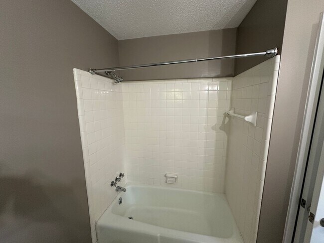 Building Photo - Now available!! – 672 W Front St, Unit C, ...