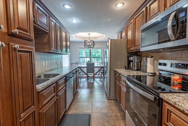 Building Photo - 4 Bedroom | 2 Bathroom | 2 Car Garage | Ba...