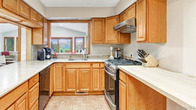 Building Photo - 120 Promenade Dr