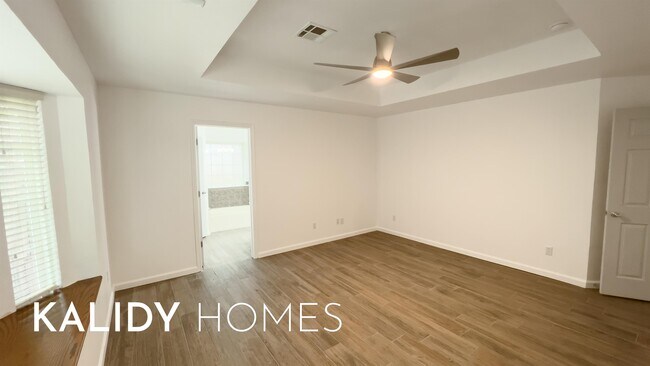 Building Photo - 9317 Apple Dr