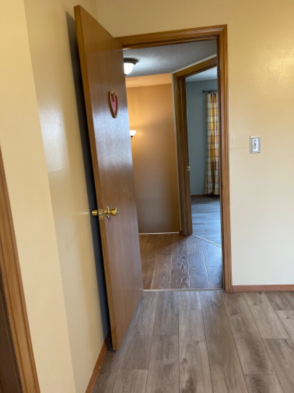 Building Photo - 3727 NE Colonial Dr