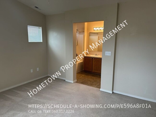 Building Photo - 4332 Freemont St NE