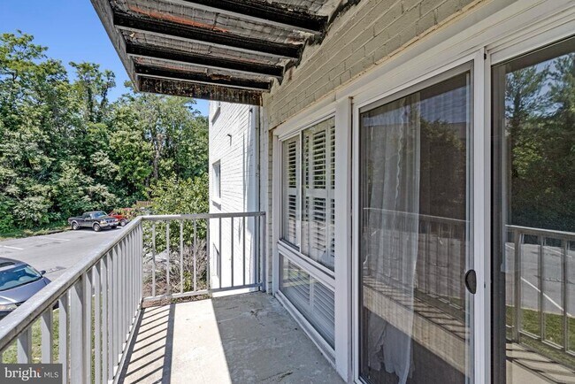 Building Photo - 1005 Chillum Rd