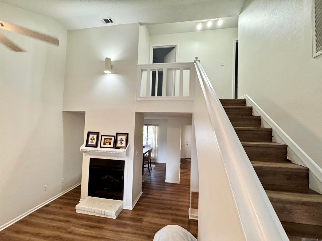 Building Photo - 1732 Manor Oak Dr