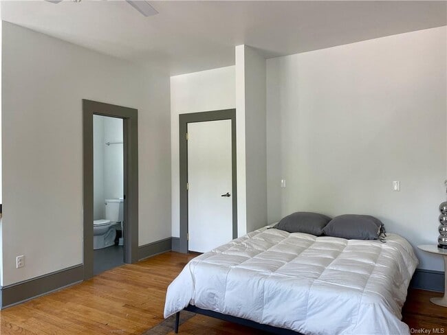 Building Photo - 67 Main St