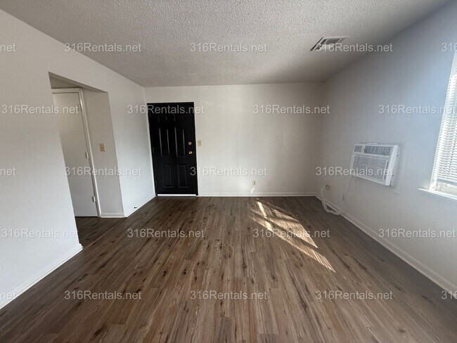 Building Photo - $675 - Accepting SECTION 8/ Housing Voucher 2 bedroom / 1 bathroom - Newly remodeled Apartment