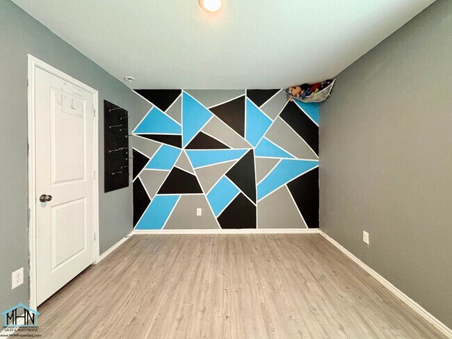 Building Photo - Welcome Home to this Charming 3-Bedroom 2-...