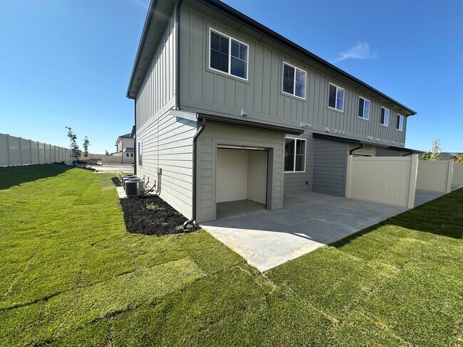 Building Photo - 4095 S Lone Pne Wy